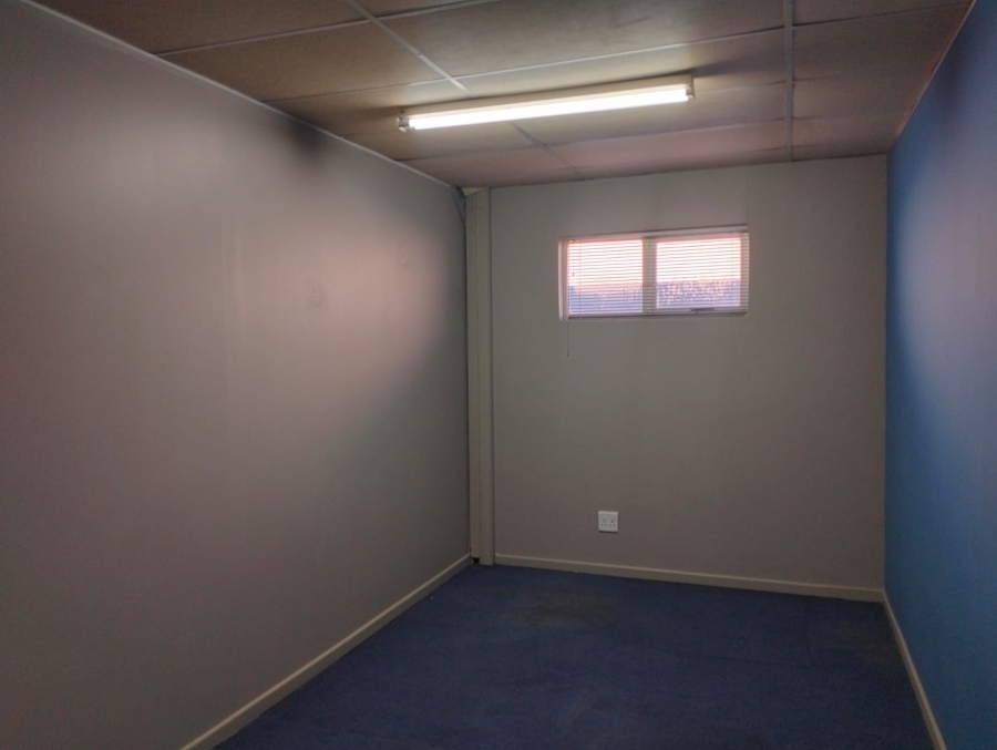 To Let Commercial Property for Rent in Rosenpark Western Cape